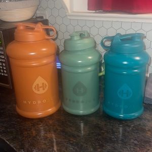 3 hydro jugs